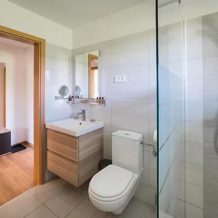 Apartma Lida 1- Mirna Lokacija, Brezplacno Parkirisce, 10 Minut Hoje Do Jezera In Gradu Apartment